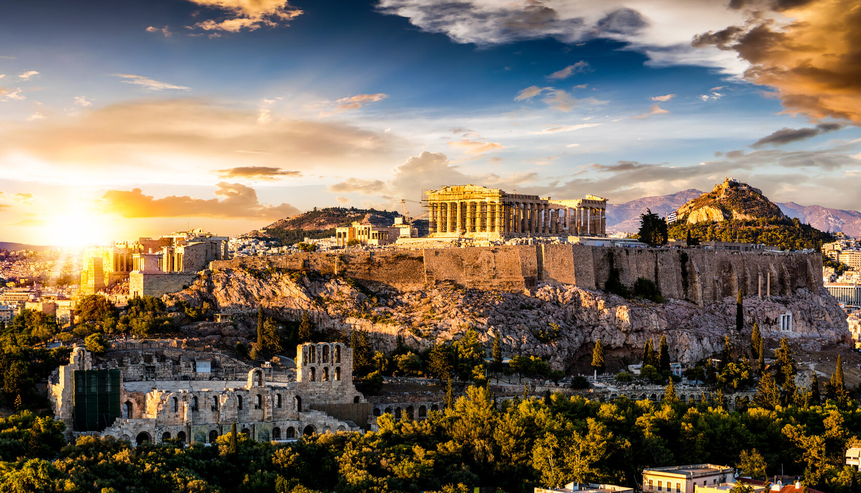 Объем иностранных вложений в недвижимость Греции вернулся к допандемийному уровню