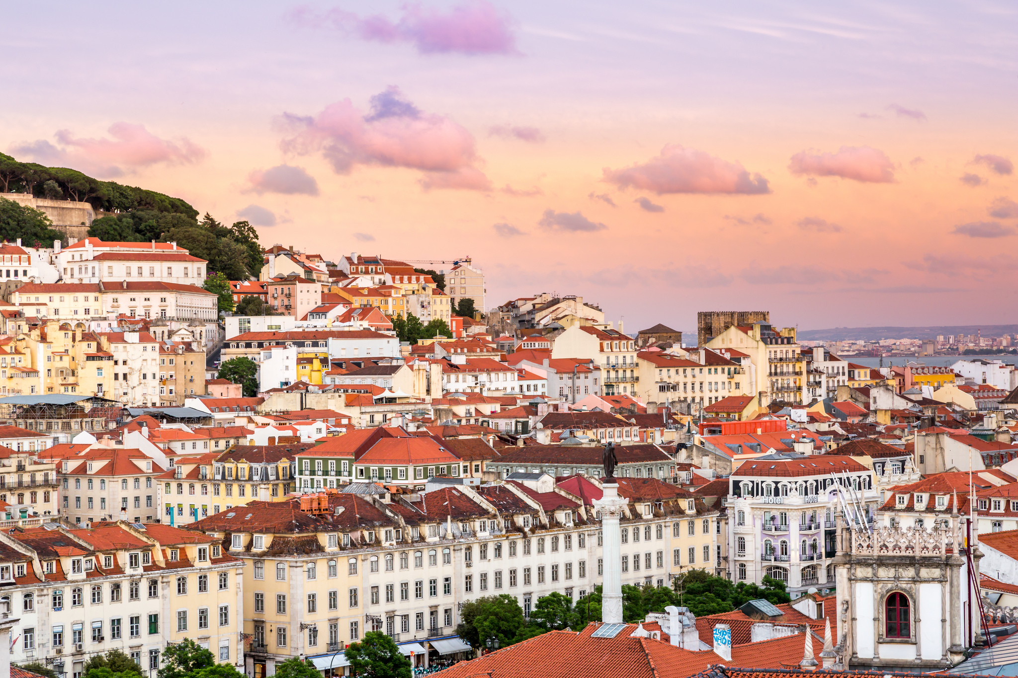 Жилье, которое в Португалии покупают иностранцы, обычно существенно дороже