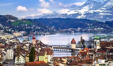 По данным банка UBS, в этом году стоит ожидать выгодных цен на роскошные альпийские шале в Швейцарии